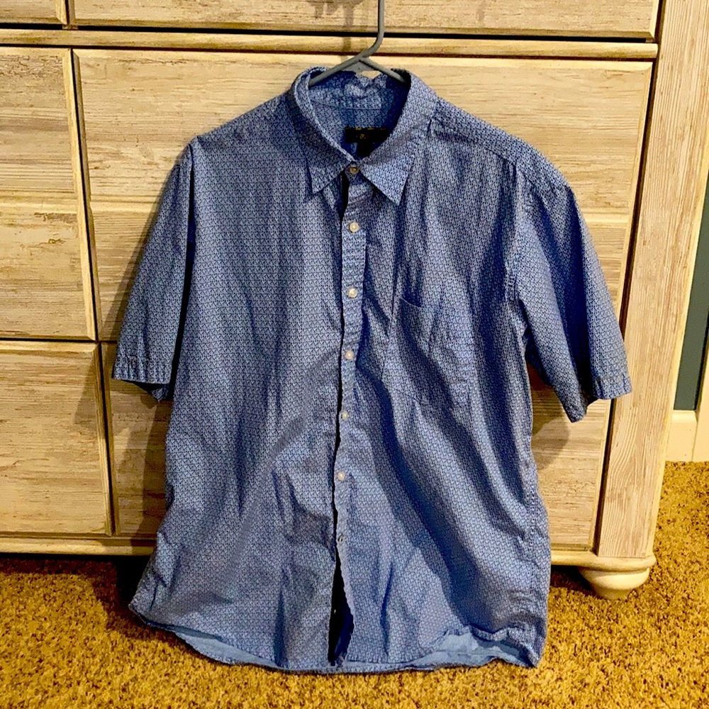 Short sleeve dress shirt